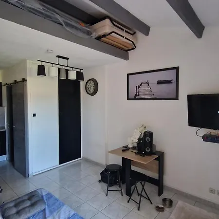 Maisonnette Port Vue Sur *